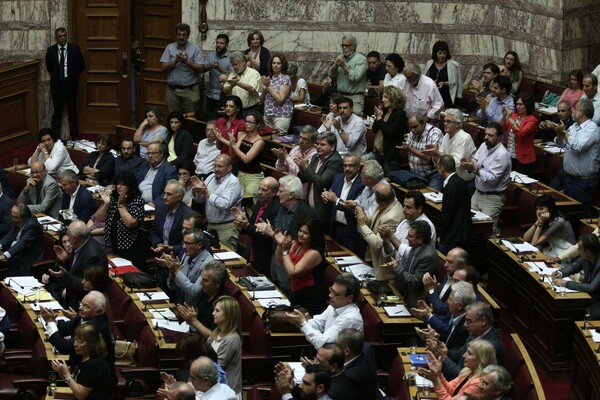 Η Ολομέλεια του "ΝΑΙ" σε 30 φωτογραφίες