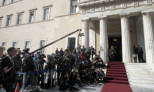 30 σκηνές από την ορκωμοσία της Βουλής