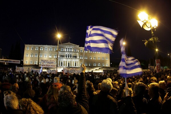 20.000 Έλληνες φώναξαν στο Σύνταγμα