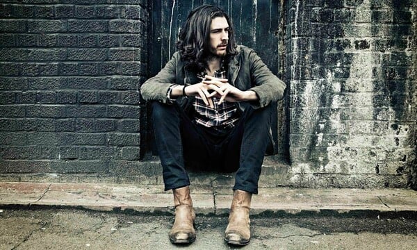 To 1990 γεννιέται στην Ιρλανδία ο Hozier 