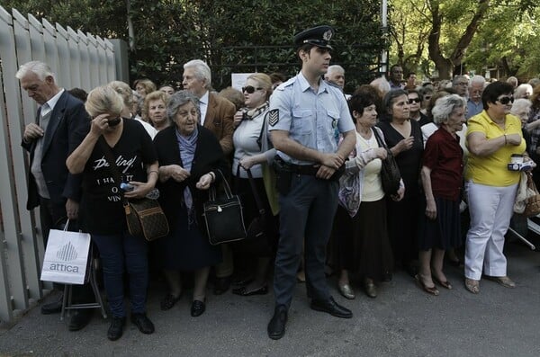 Σκηνές ροκ στην περιοδεία του λειψάνου της Αγίας Βαρβάρας