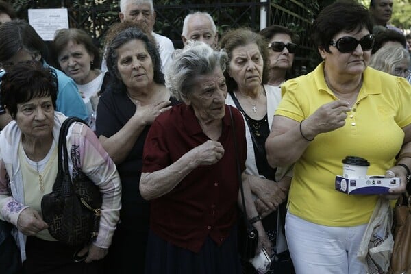 Σκηνές ροκ στην περιοδεία του λειψάνου της Αγίας Βαρβάρας