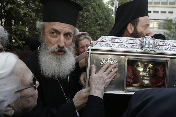 Σκηνές ροκ στην περιοδεία του λειψάνου της Αγίας Βαρβάρας