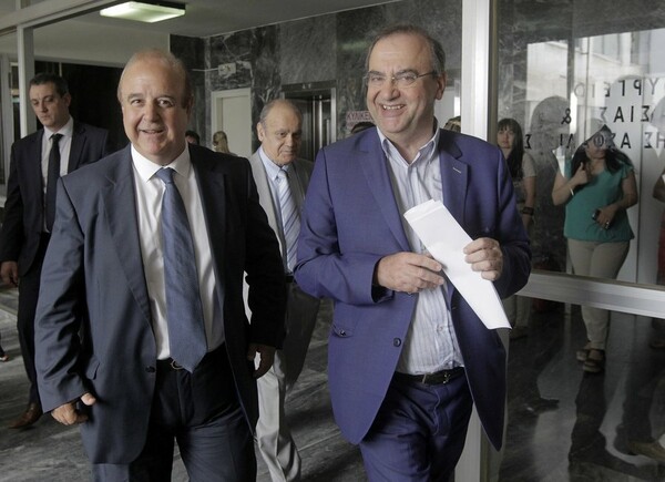 Η χαρούμενη παράδοση-παραλαβή