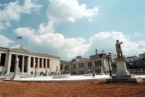 Η πρώτη μέρα λειτουργίας του Μετρό στην Αθήνα (35 σπάνιες φωτογραφίες)