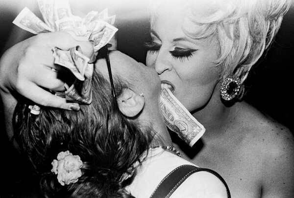 Καταγράφοντας την underground drag κοινότητα της Ουάσινγκτον σε φιλμ άσπρο-μαύρο