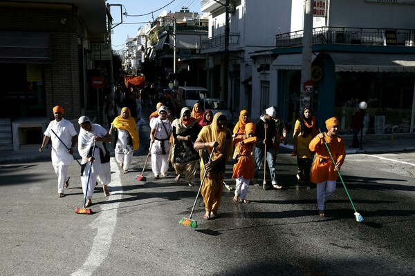 39 φωτογραφίες απ' τη μεγάλη γιορτή των Ινδών στην Αθήνα