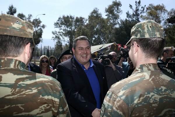 29 φωτογραφίες απ' το πασχαλιάτικο γλέντι του Καμμένου