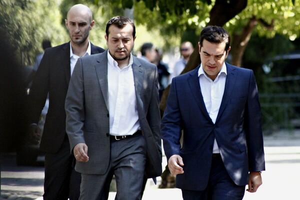 15 φωτογραφίες από το Συμβούλιο των πολιτικών αρχηγών