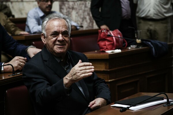 Γελάνε σα να κλαίνε: 20 φωτογραφίες από την ΚΟ του ΣΥΡΙΖΑ