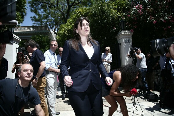 Η έξοδος της Ζωής Κωνσταντοπούλου από το Μαξίμου