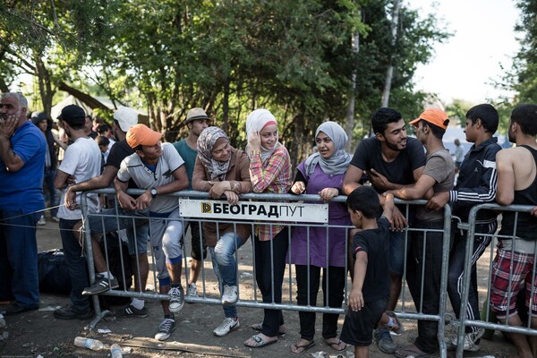 Η συνέχεια της οδύσσειας των προσφύγων και των μεταναστών, μέσα από 18 φωτογραφίες 