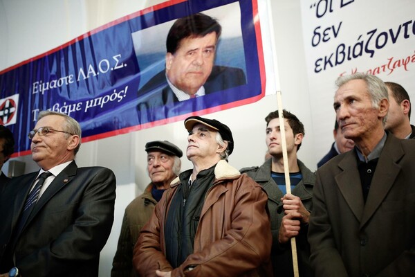  Ο Καρατζαφέρης τραγουδάει ακόμα...