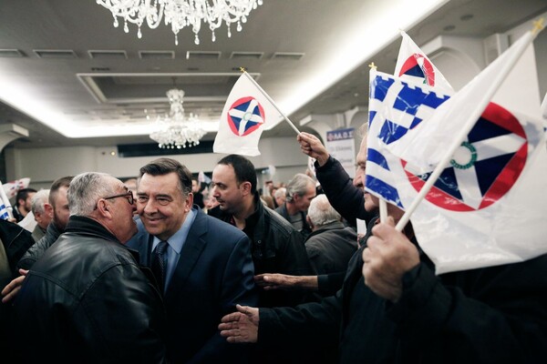  Ο Καρατζαφέρης τραγουδάει ακόμα...