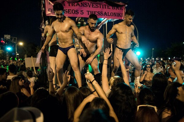 25 πολύχρωμες φωτογραφίες από το Pride της Θεσσαλονίκης