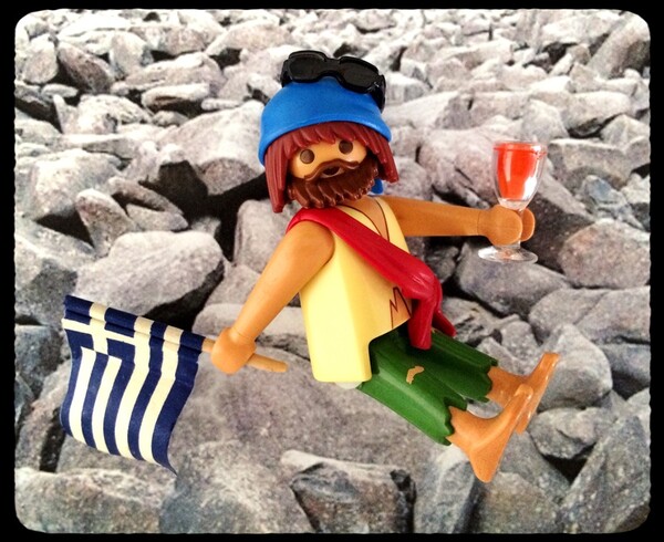 Η ελληνική τραγωδία με playmobil