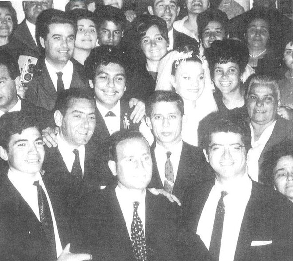 To 1989 πεθαίνει στο Λονδίνο ο Μανώλης Αγγελόπουλος