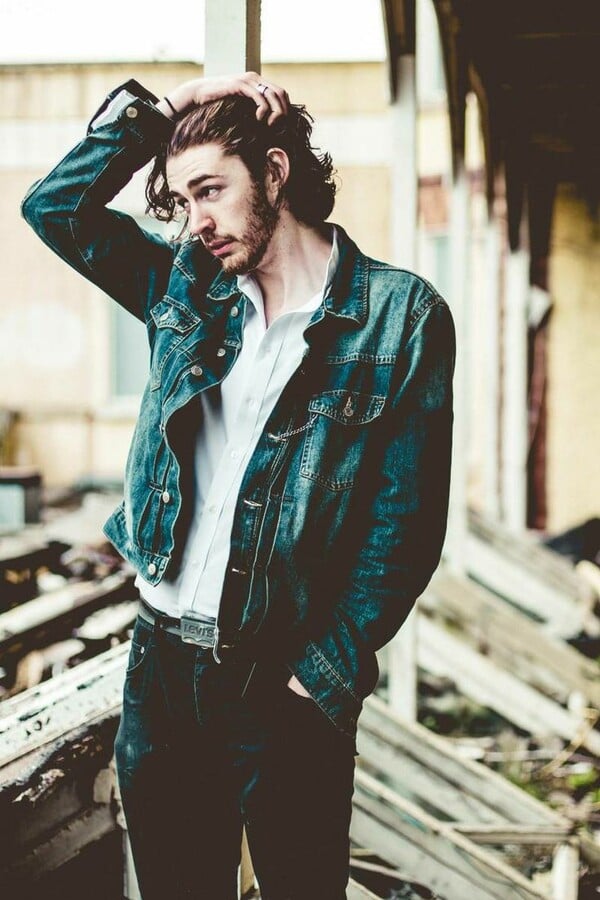 To 1990 γεννιέται στην Ιρλανδία ο Hozier 