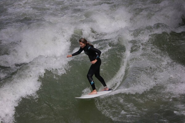 Surfing μέσα στα τσιμέντα