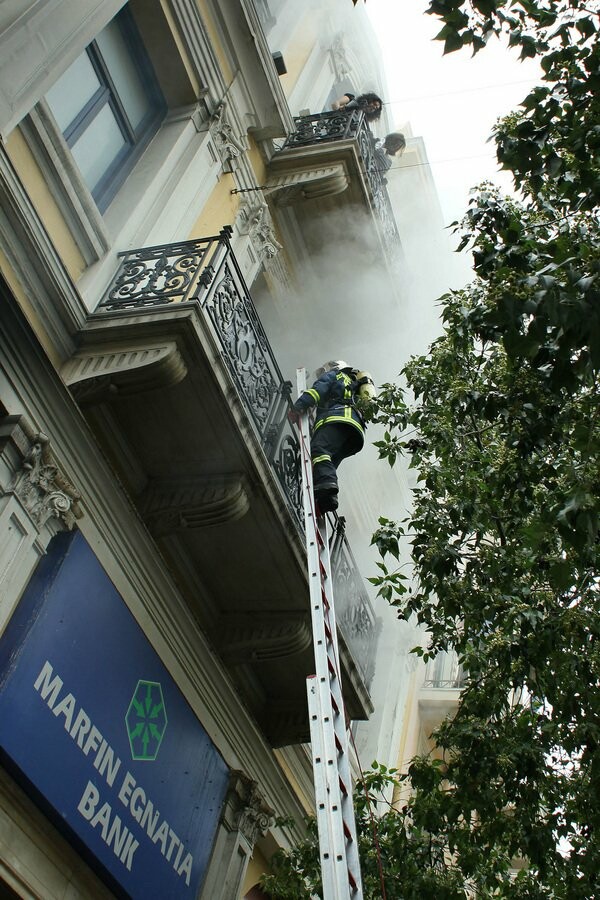 To 2010 θα βρουν τραγικό θάνατο 3 υπάλληλοι τράπεζας στο κέντρο της Αθήνας