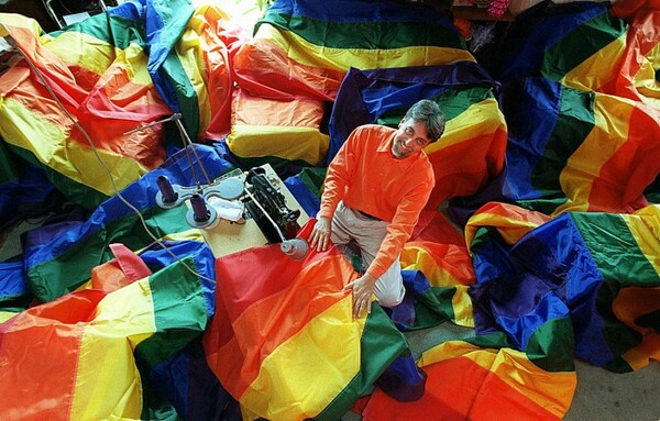 Το ΜοΜΑ απέκτησε τη σημαία "Rainbow" του Pride