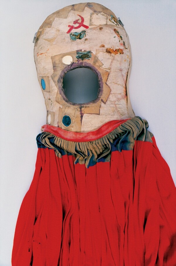  Η συγκλονιστική γκαρνταρόμπα της Frida Kahlo
