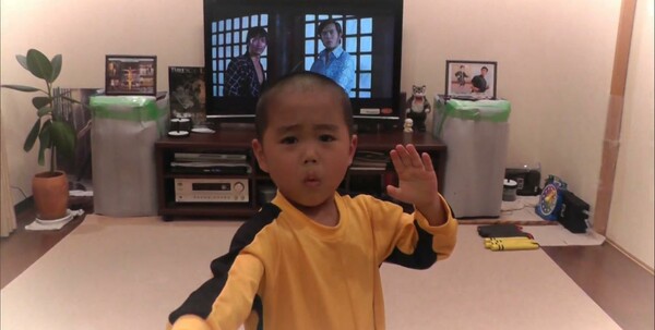 Ένας Bruce Lee μινιατούρα