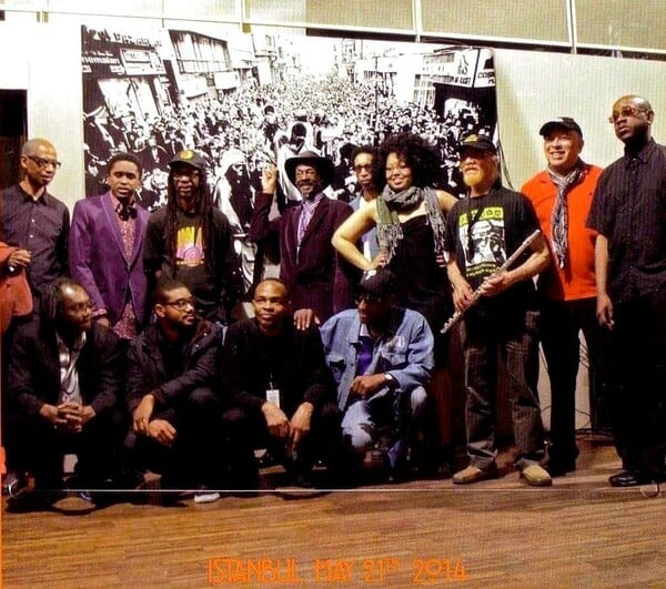 H Sun Ra Arkestra, η μεγάλη ορχήστρα του τζαζ μύστη Sun Ra, είναι πάντα ζωντανή