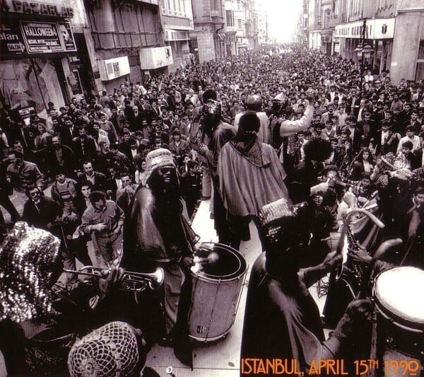 H Sun Ra Arkestra, η μεγάλη ορχήστρα του τζαζ μύστη Sun Ra, είναι πάντα ζωντανή