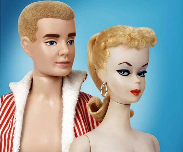 To 1959 κάνει το ντεμπούτο της η Barbie 