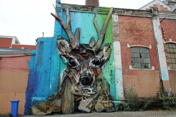 H trash art του Bordalo II 