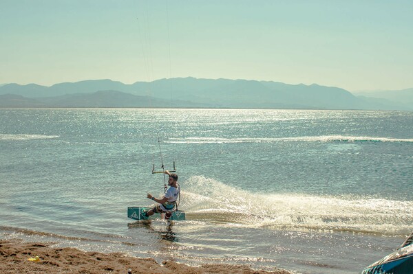 40 φωτογραφίες από το φετινό Φεστιβάλ Kite & Wind Surf σε ένα μικρό ψαροχώρι, έξω απ΄τη Λαμία