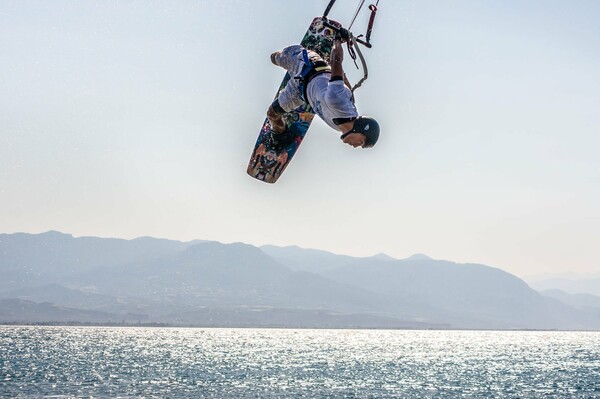 40 φωτογραφίες από το φετινό Φεστιβάλ Kite & Wind Surf σε ένα μικρό ψαροχώρι, έξω απ΄τη Λαμία