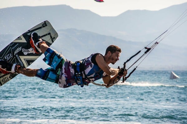 40 φωτογραφίες από το φετινό Φεστιβάλ Kite & Wind Surf σε ένα μικρό ψαροχώρι, έξω απ΄τη Λαμία