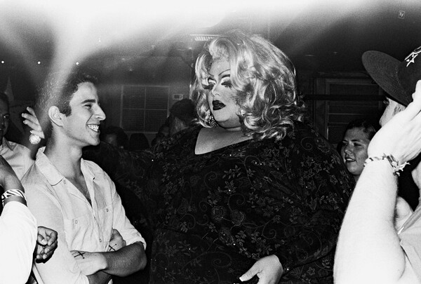 Καταγράφοντας την underground drag κοινότητα της Ουάσινγκτον σε φιλμ άσπρο-μαύρο