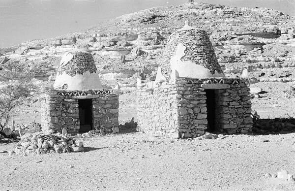 Wilfred Thesiger: Ο άνθρωπος που διέσχισε πρώτος την έρημο της Αβησσυνίας και κατέγραψε τη ζωή στα έλη της Μεσοποταμίας