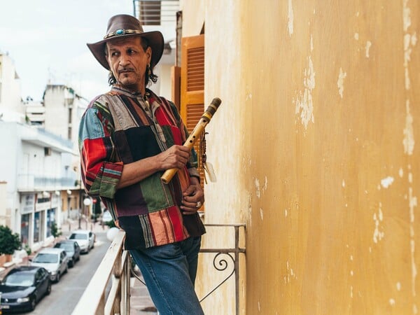 Ο μοναδικός Έλληνας Τσερόκι, που τον λένε "Λευκό Φτερό", μιλά στο LIFO.gr
