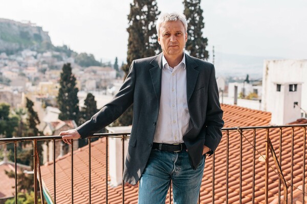 Στο αρχηγείο της Γερμανικής Κρατικής Τηλεόρασης στην καρδιά της Αθήνας