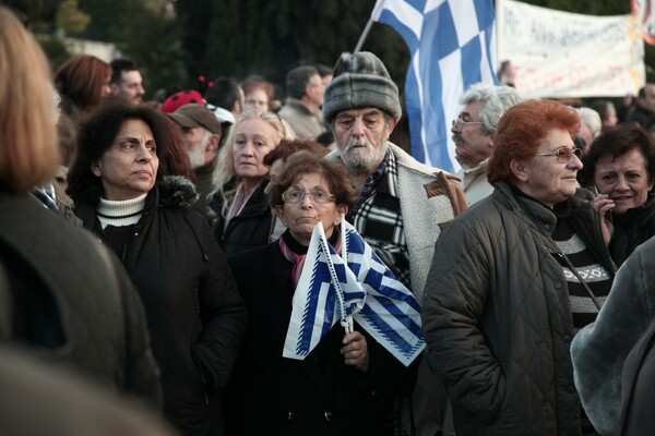 20.000 Έλληνες φώναξαν στο Σύνταγμα