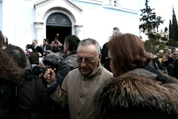 H κηδεία του Ντέμη Ρούσσου στην Αθήνα (φωτογραφίες)