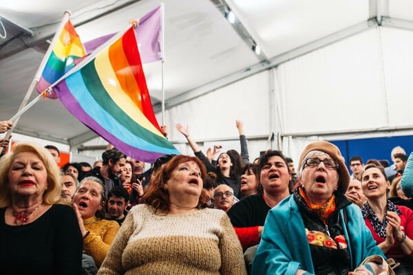 Χθες το βράδυ στα Προπύλαια - Ήμασταν εκεί μέχρι αργά τη νύχτα