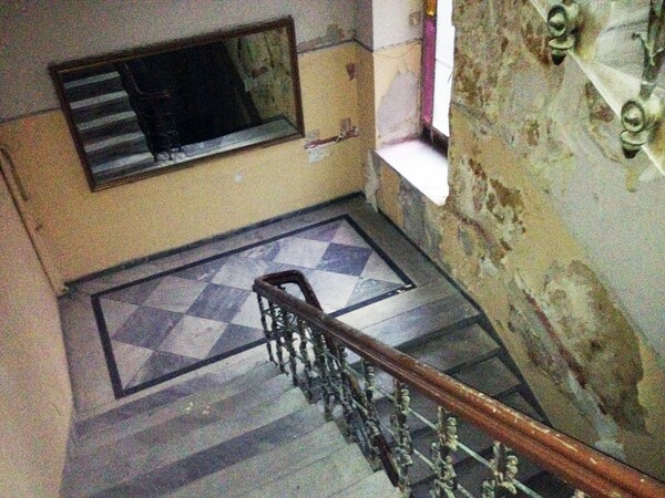 Μπάγκειον. Μέσα στην κοιλιά του κήτους.