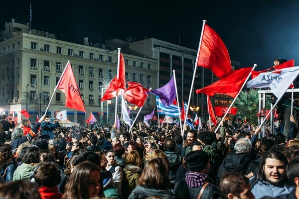 Χθες το βράδυ στα Προπύλαια - Ήμασταν εκεί μέχρι αργά τη νύχτα