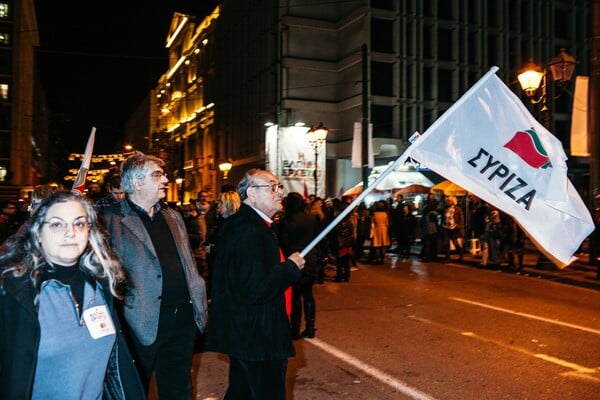 Χθες το βράδυ στα Προπύλαια - Ήμασταν εκεί μέχρι αργά τη νύχτα