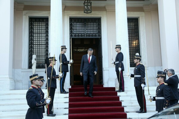 Όταν το τουίτερ τρόλαρε τον Τσίπρα - και άλλες 10 προεκλογικές φωτογραφίες