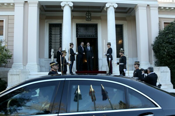 Όταν το τουίτερ τρόλαρε τον Τσίπρα - και άλλες 10 προεκλογικές φωτογραφίες