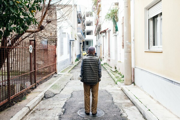 Ένας Γιαπωνέζος καλλιτέχνης μας ξεναγεί σε μια ζόρικη, υπέροχη και άγνωστη Αθήνα