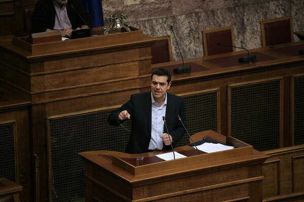 13 φωτογραφίες απ' την συνεδρίαση που 'έβγαλε' Παυλόπουλο