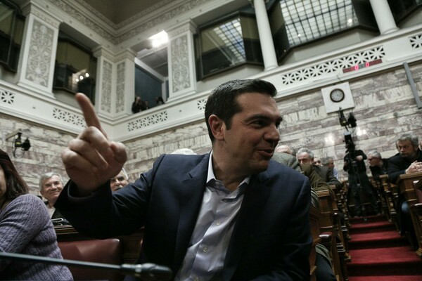 13 φωτογραφίες απ' την συνεδρίαση που 'έβγαλε' Παυλόπουλο