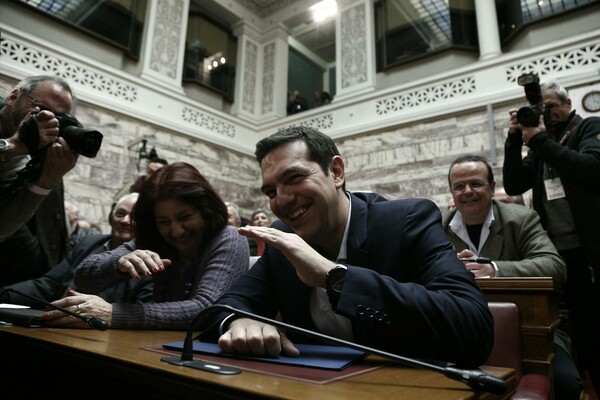 13 φωτογραφίες απ' την συνεδρίαση που 'έβγαλε' Παυλόπουλο